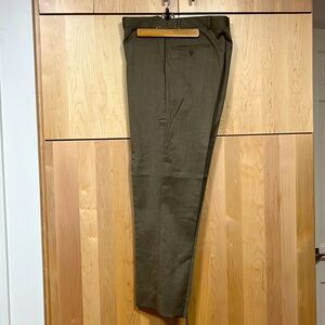 Men’s wool flat front dress slack, 36x32, beige.